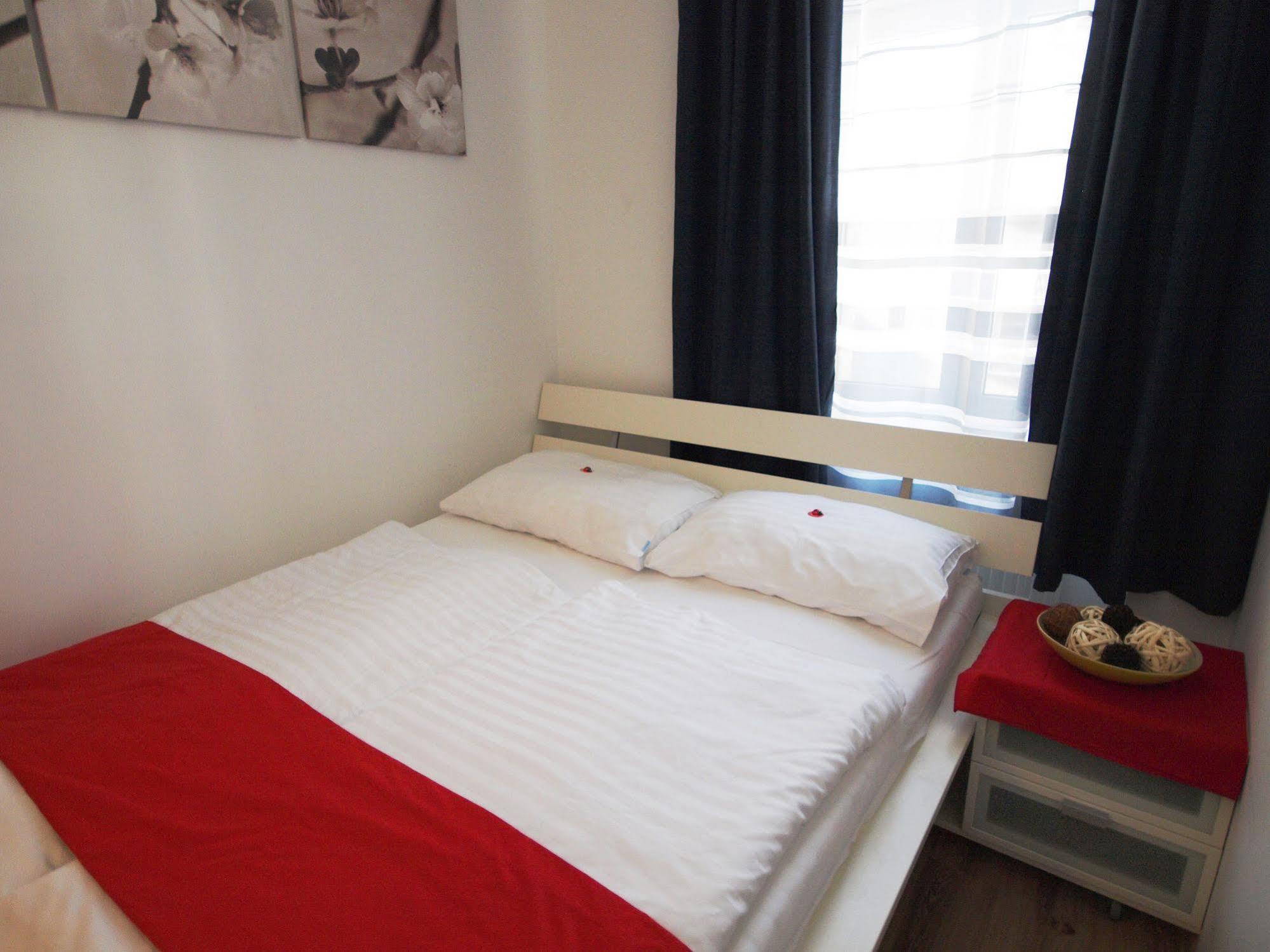 Checkvienna - Ruedengasse Apartment ภายนอก รูปภาพ